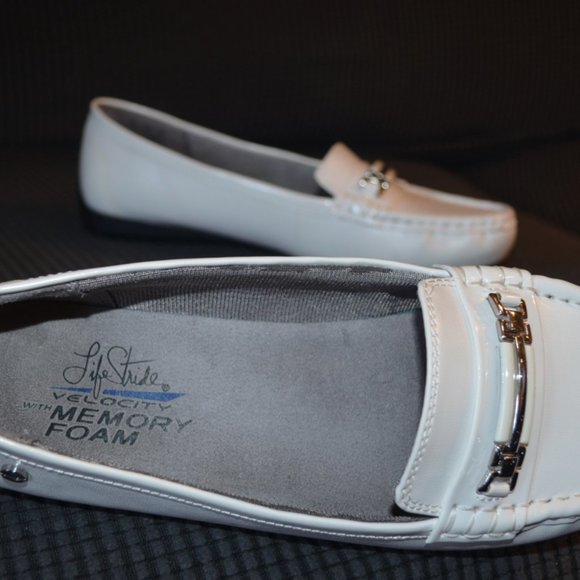 Life Stride (R) VELOCITY with Memory Foam Vienna Model White Metal Accents 8M - Picture 4 of 7